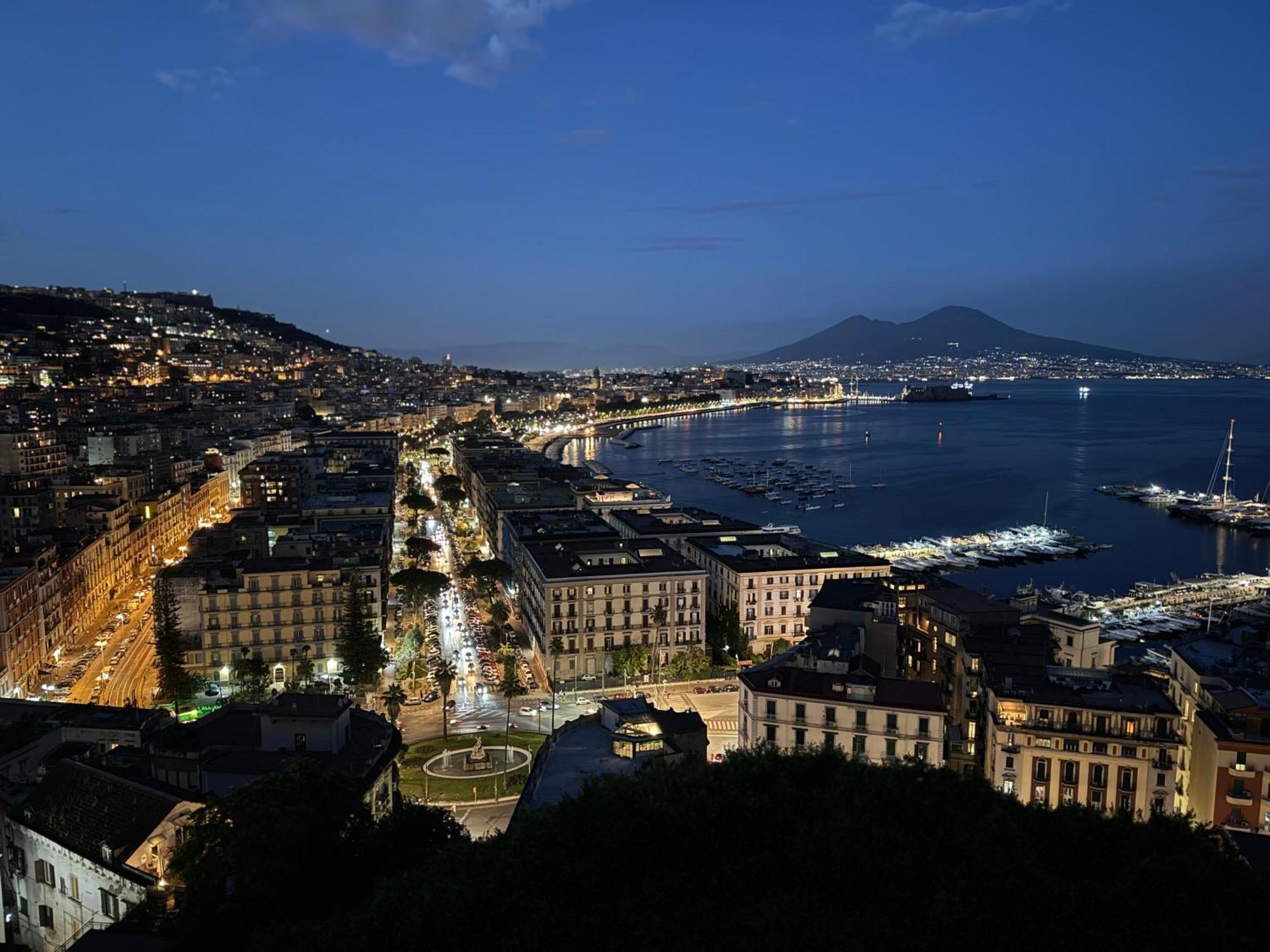 Dimora Poseidon Lejlighed Napoli Eksteriør billede